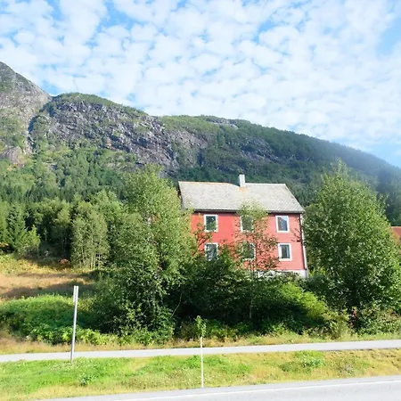 Sunnfjord In Jolster Ardal (Sogn og Fjordane)